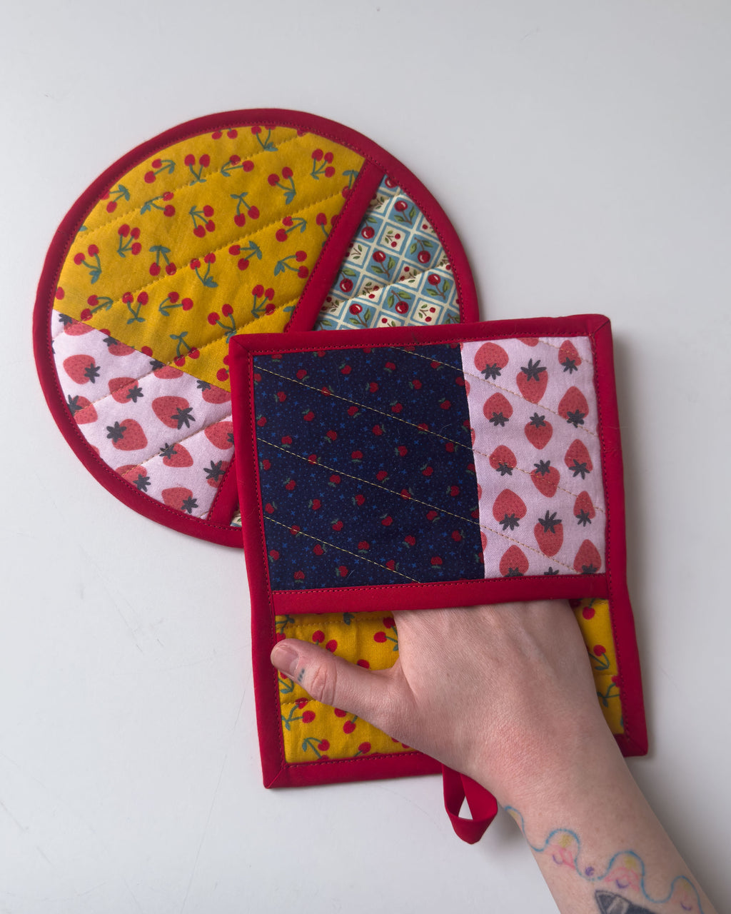 fruity pot holder set