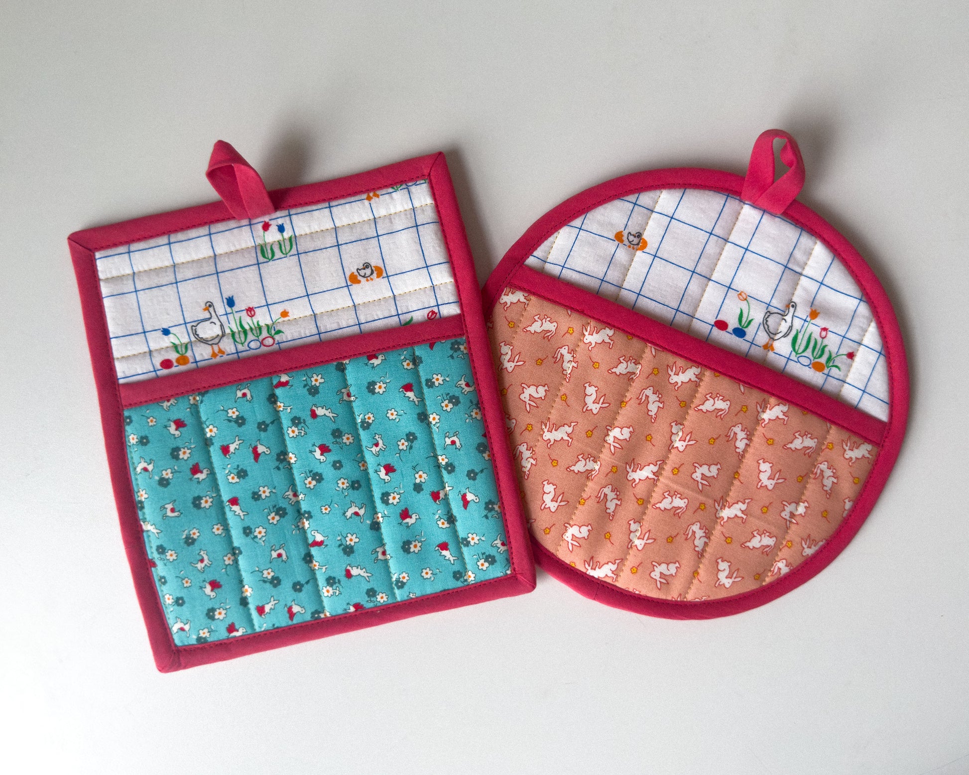 sweet friends pot holder set