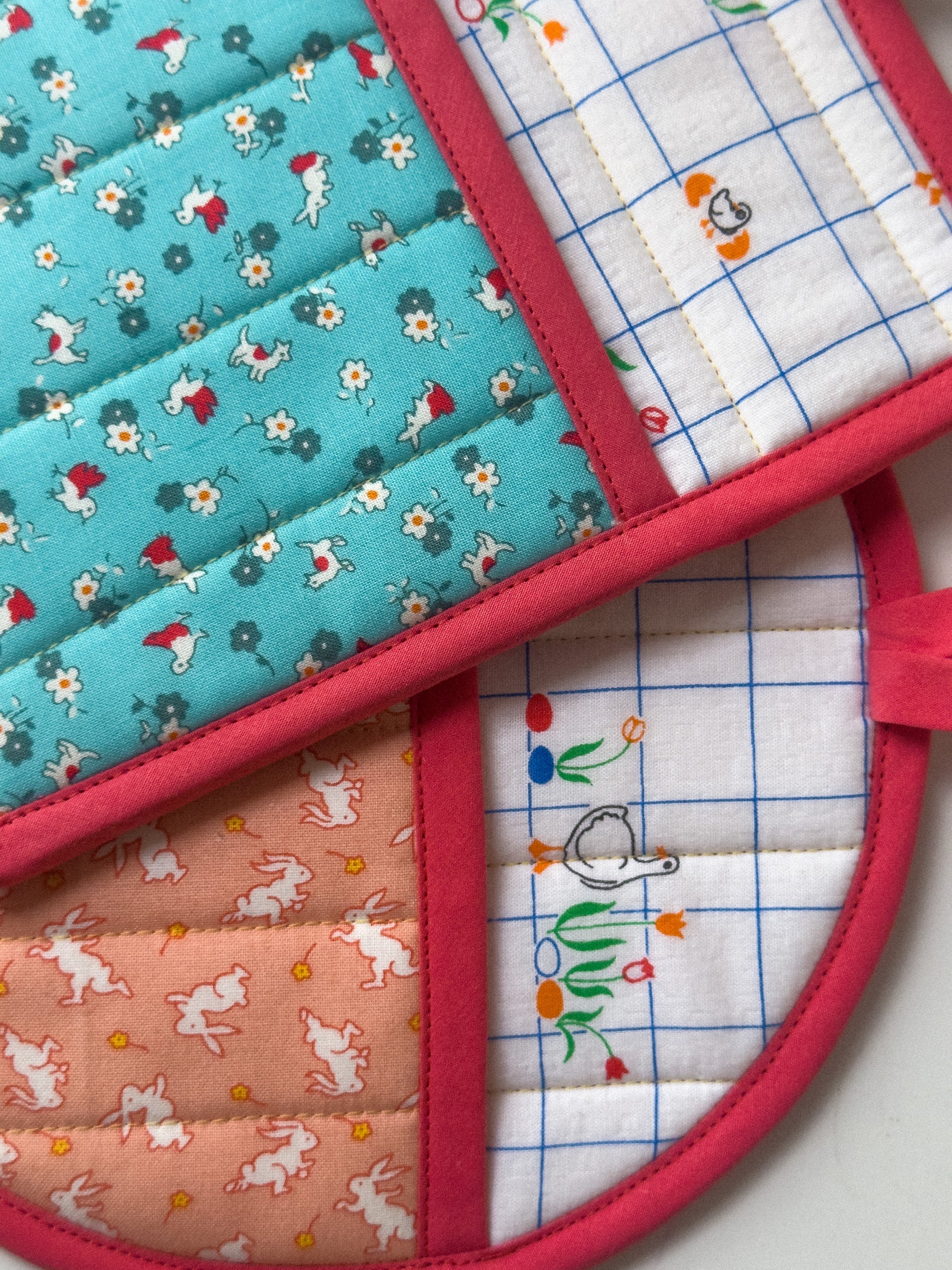 sweet friends pot holder set