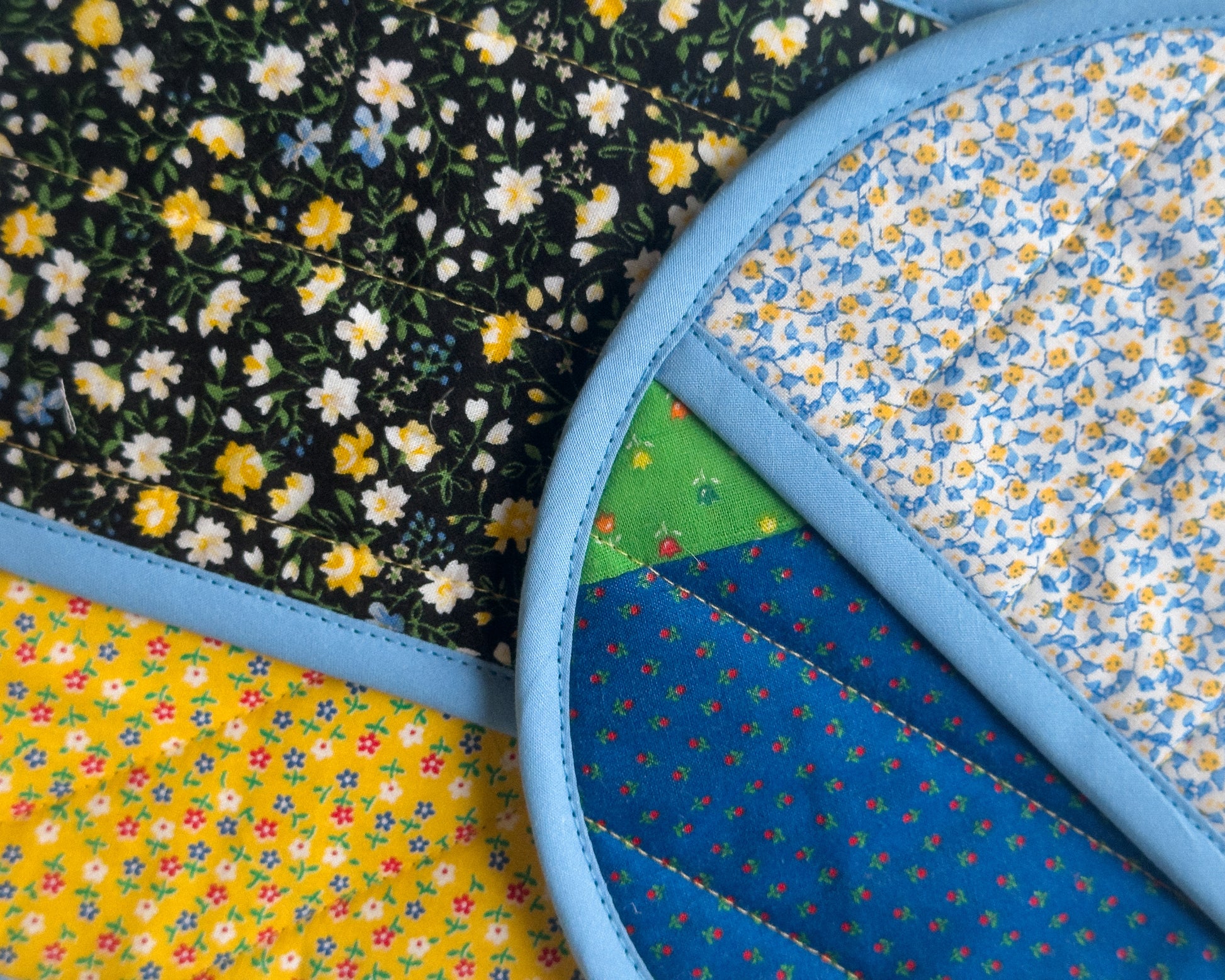 floral patchwork pot holder set