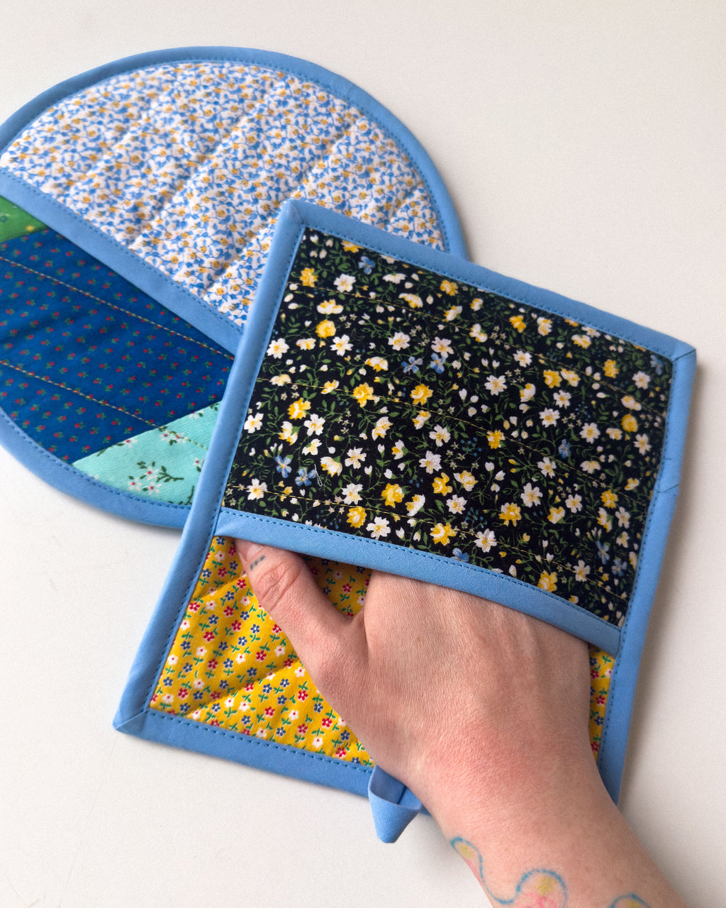 floral patchwork pot holder set