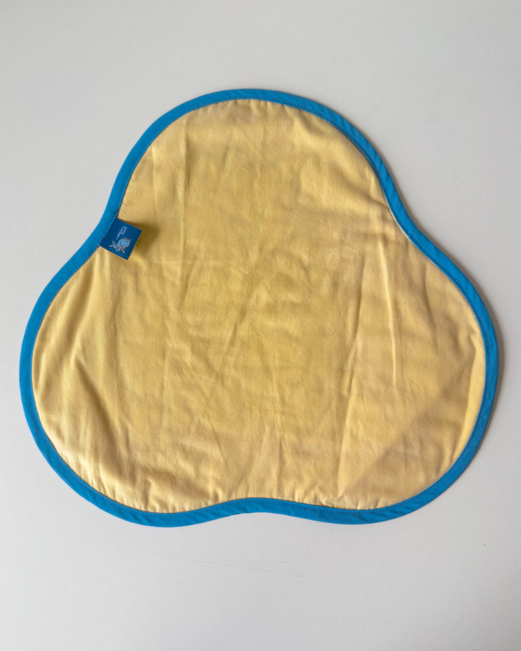 egg yolk daffodils wall quilt