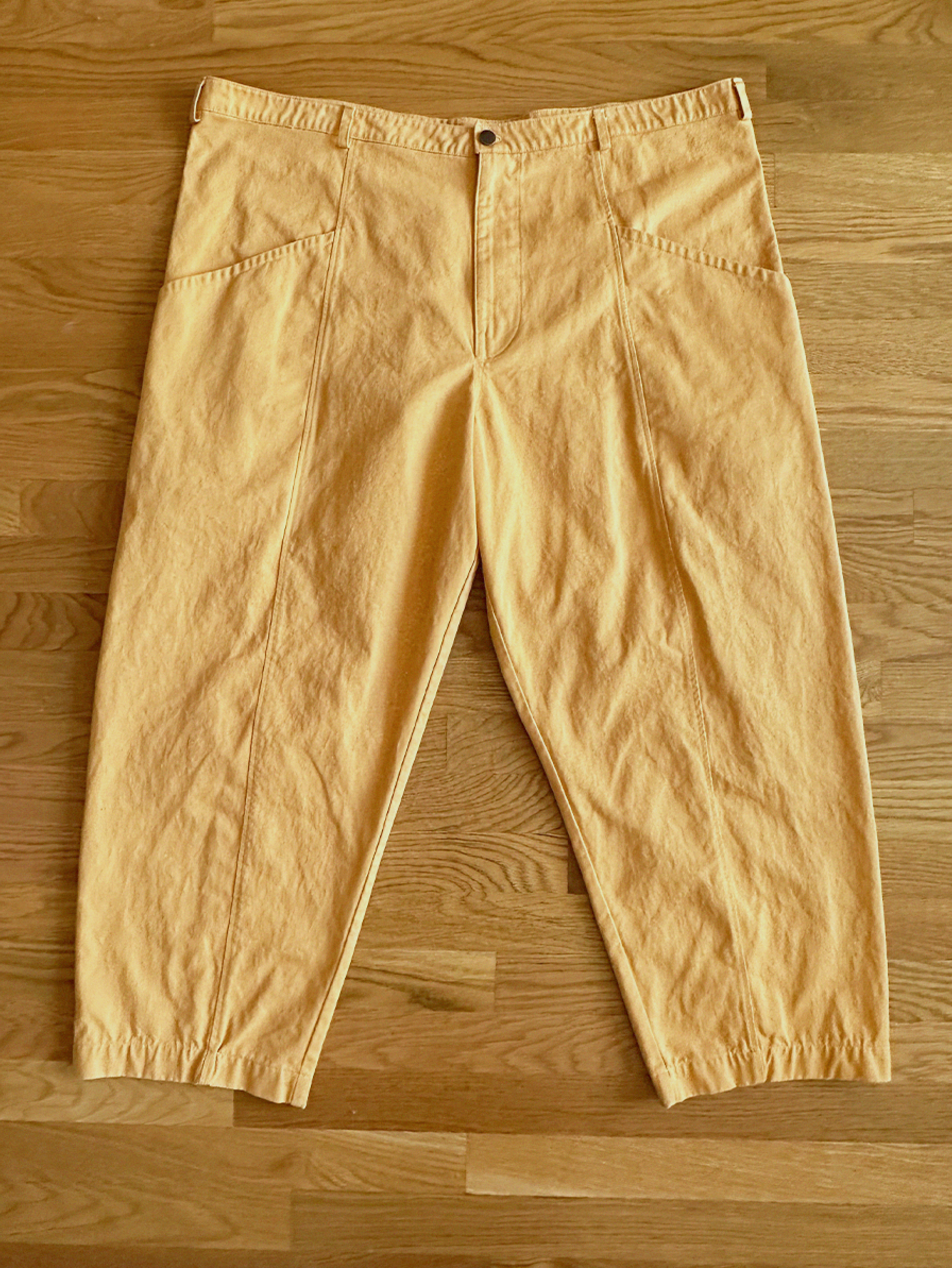 studio pants in daisy