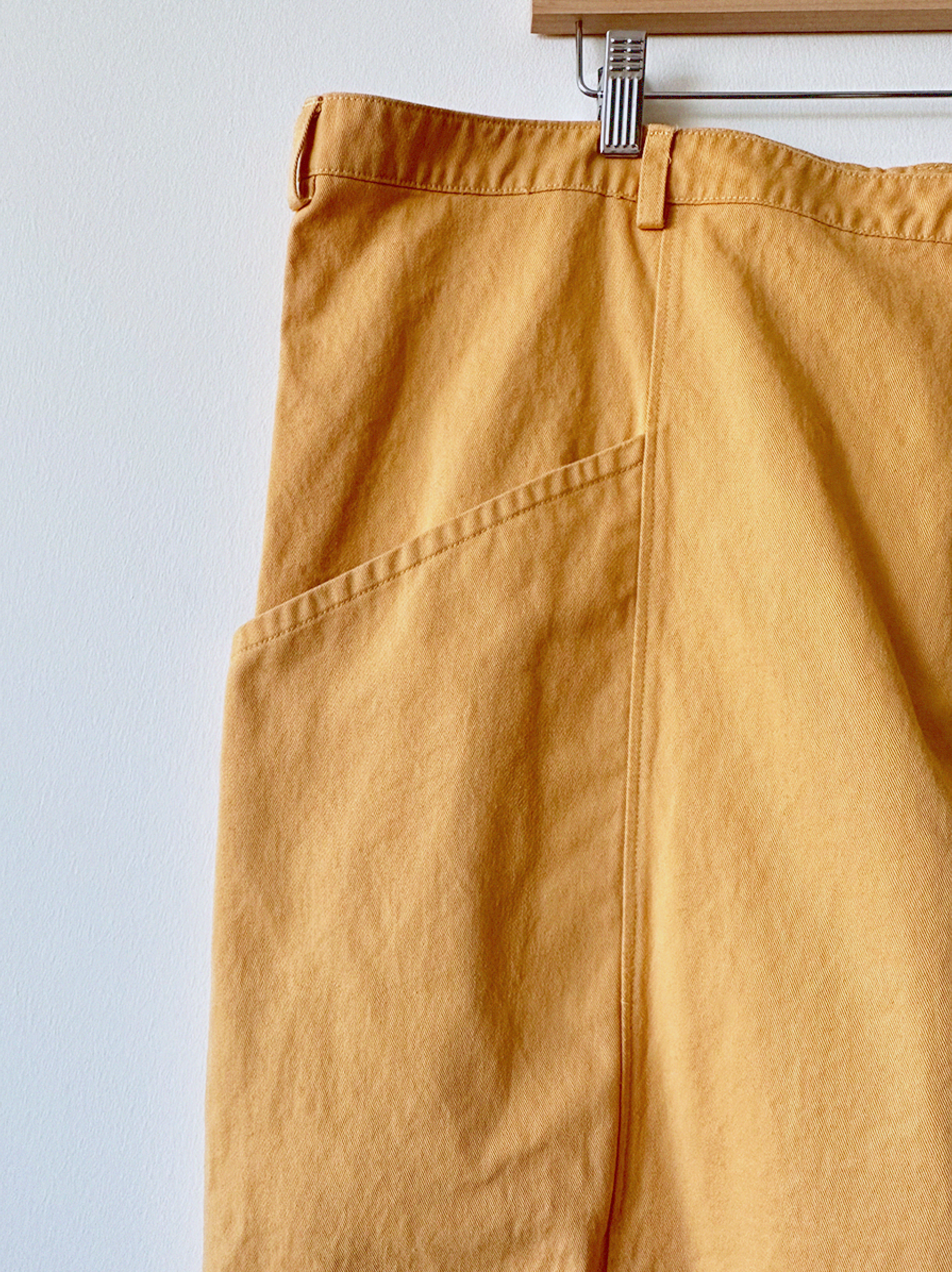 studio pants in daisy