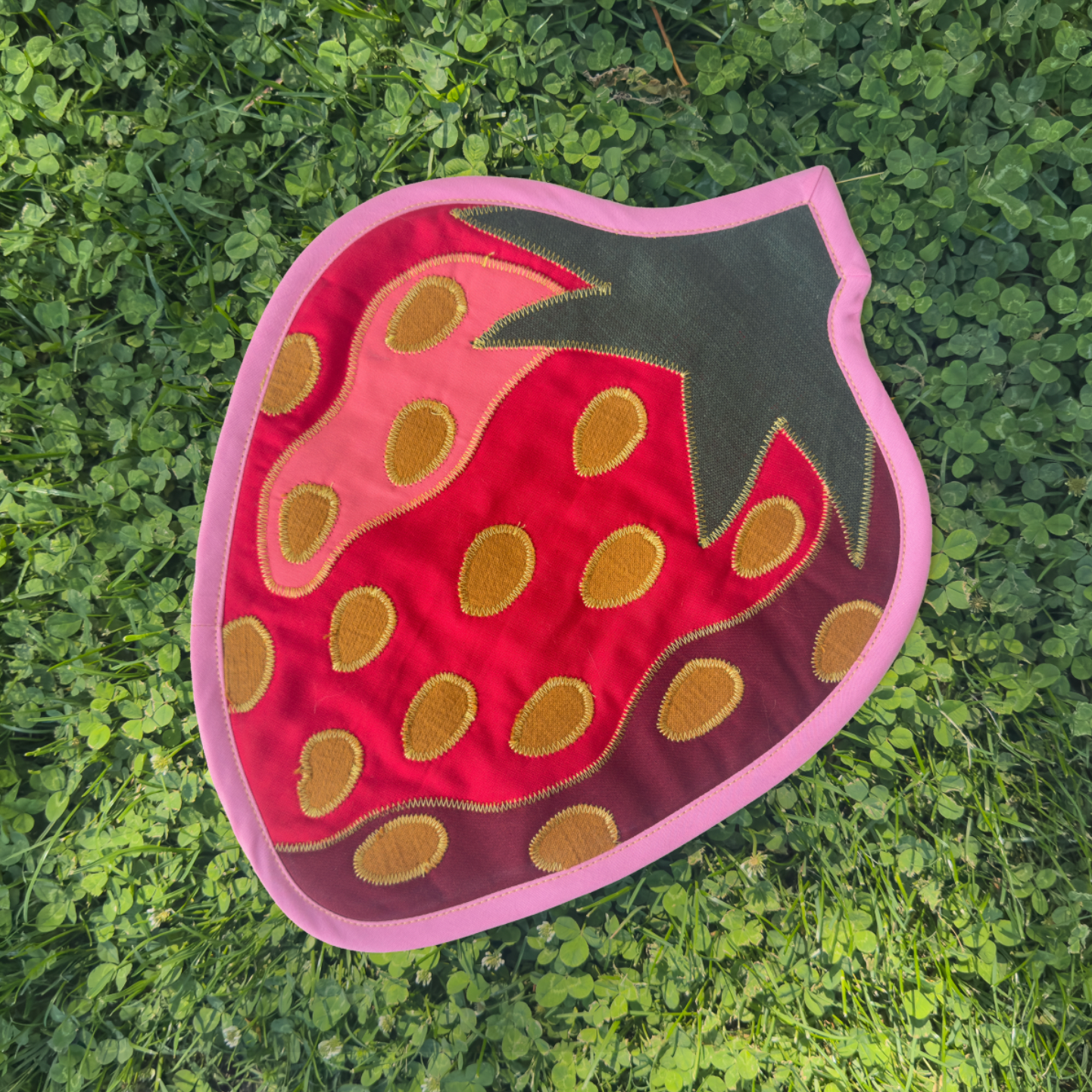 lil strawberry wall quilt